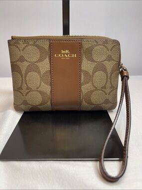 Coach F2181-F58035 Signature Corner Zip Wristlet Wallet Khaki Brown